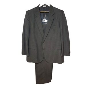 Designed‎ in Paris by Faberge Gray Pinstripe Suit Flat Front Trousers 44R *Flaw
